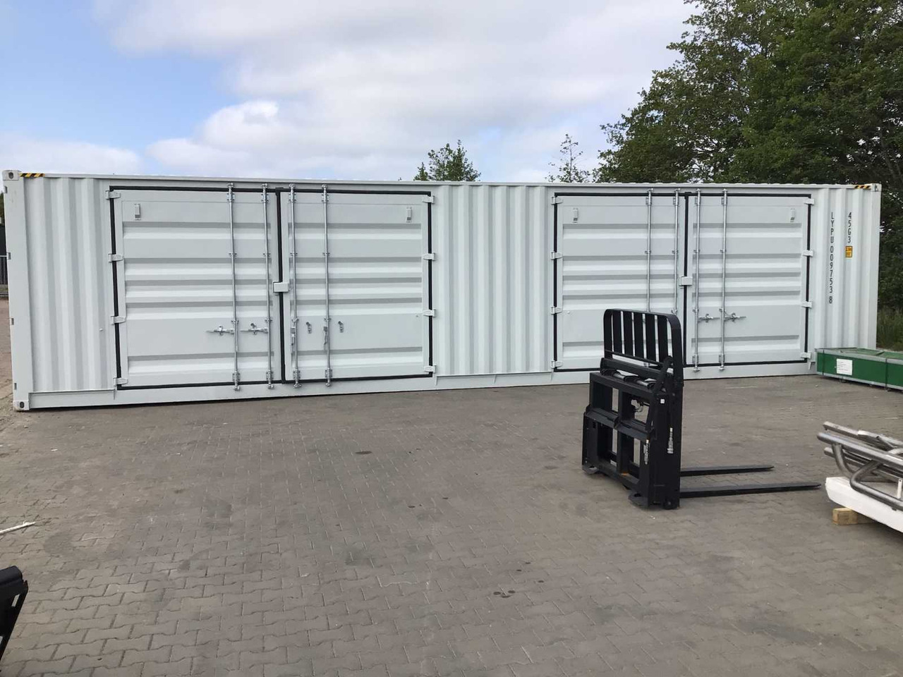 LYPU 40 ft HQ high cube - Storage tank: picture 2 LYPU 40 ft HQ high cube - Storage tank: picture 2