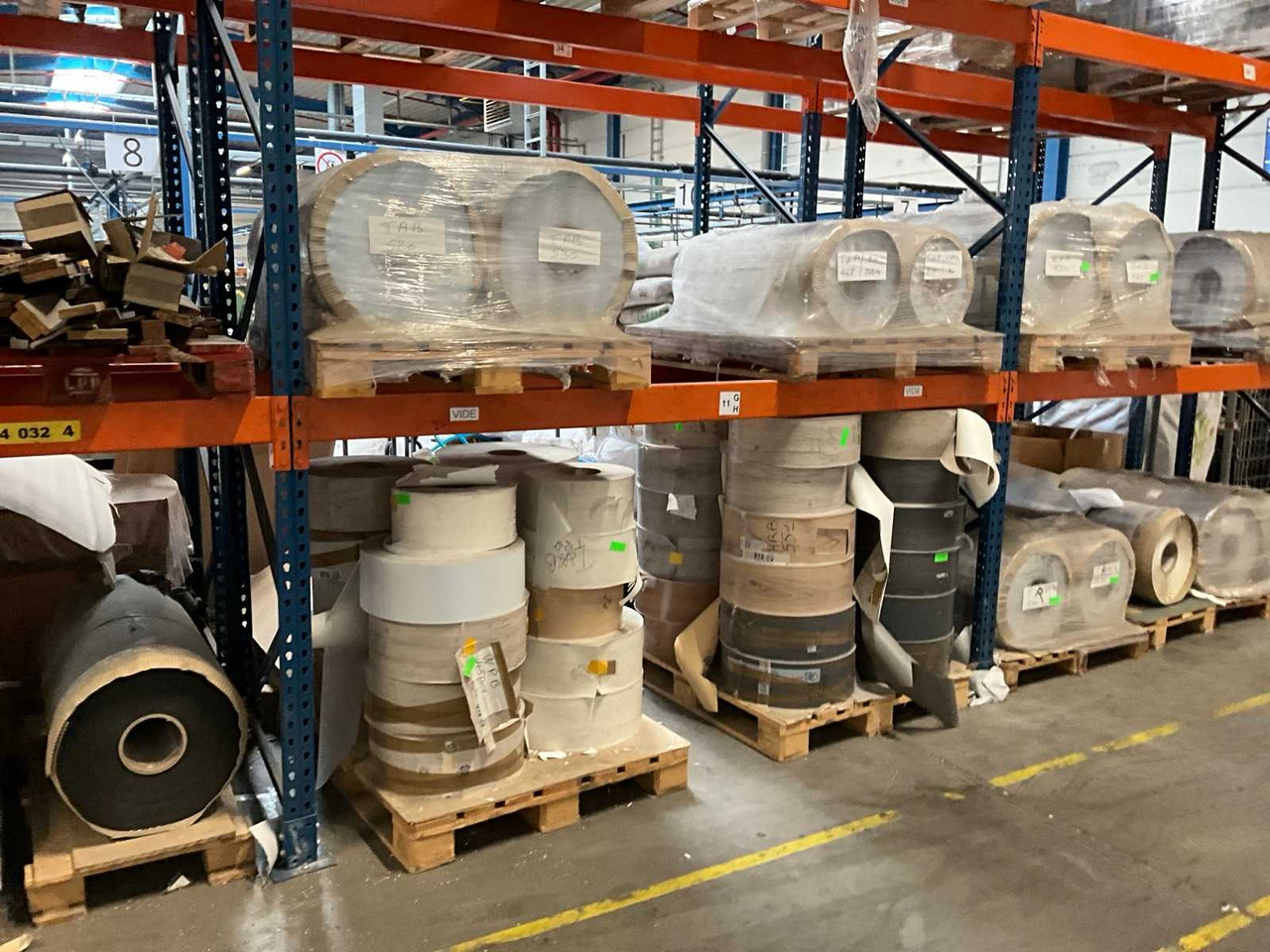Large batch of rolls of top layer parquet - Construction equipment: picture 4 Large batch of rolls of top layer parquet - Construction equipment: picture 4