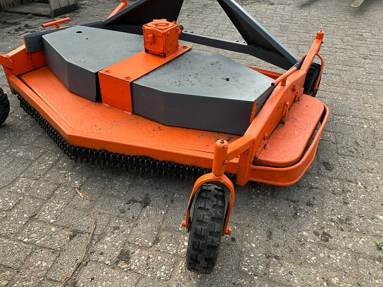 Lawnmower - Forestry mulcher: picture 3 Lawnmower - Forestry mulcher: picture 3