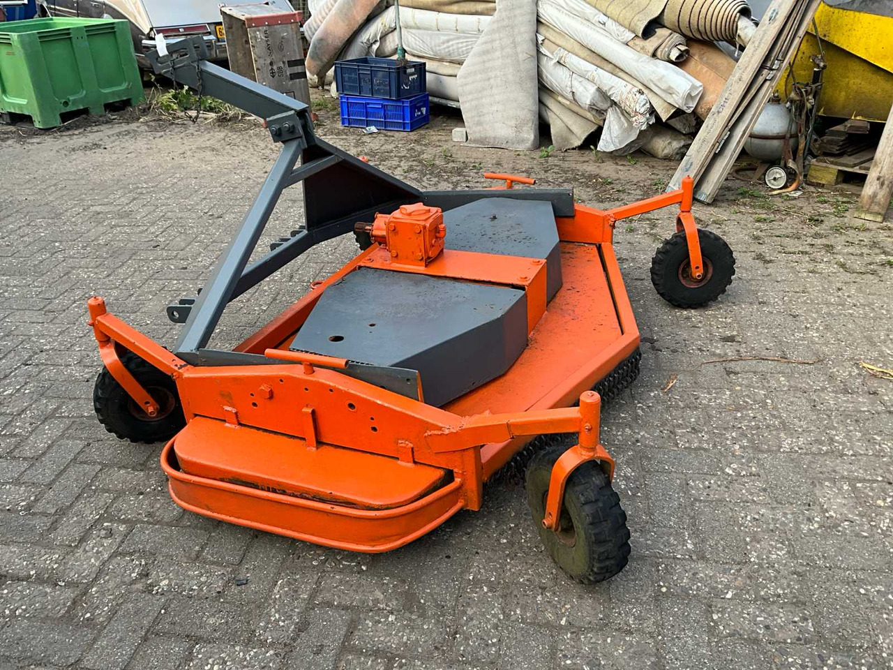 Lawnmower - Forestry mulcher: picture 1 Lawnmower - Forestry mulcher: picture 1