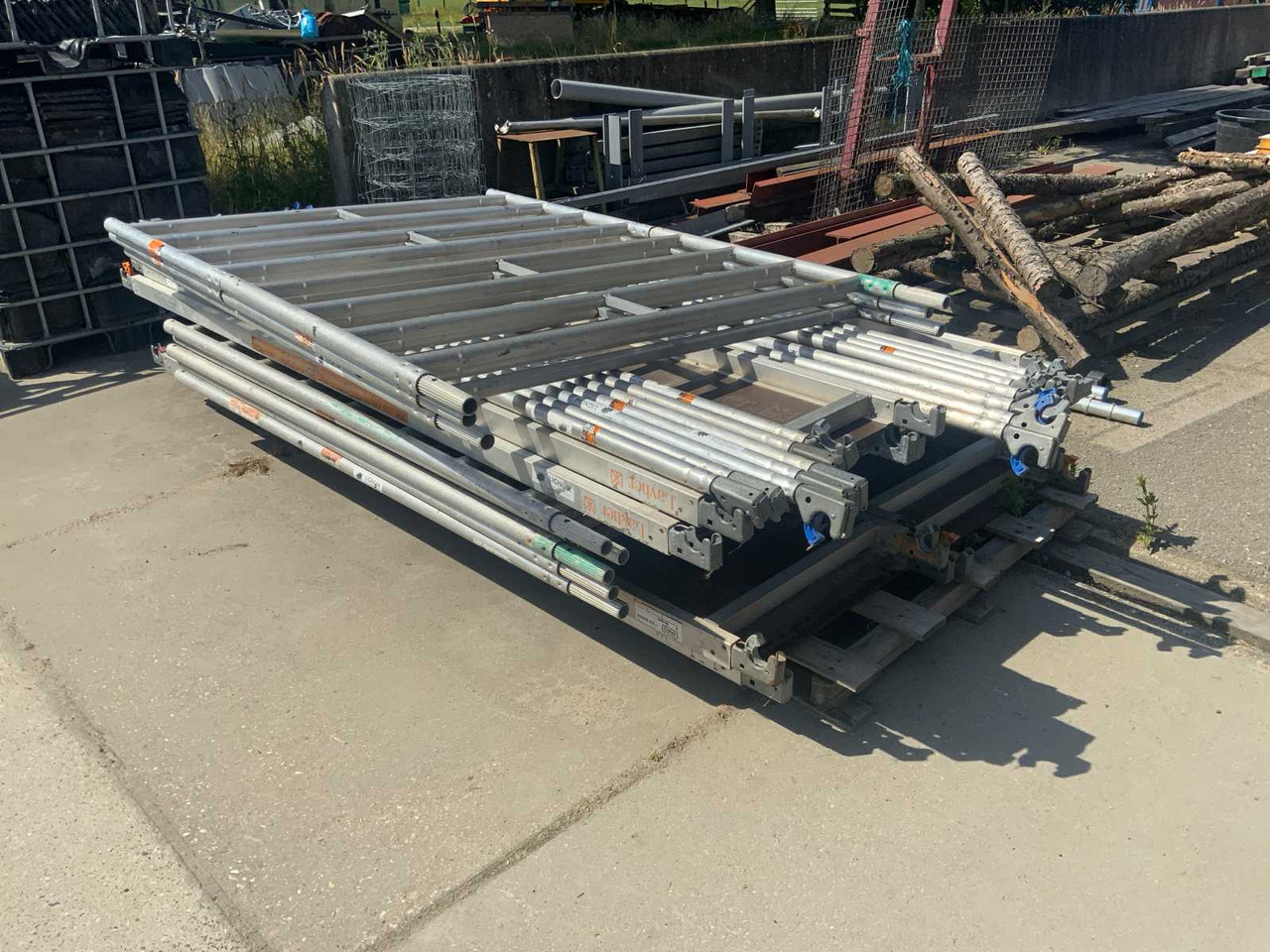 Layher - Construction equipment: picture 1 Layher - Construction equipment: picture 1