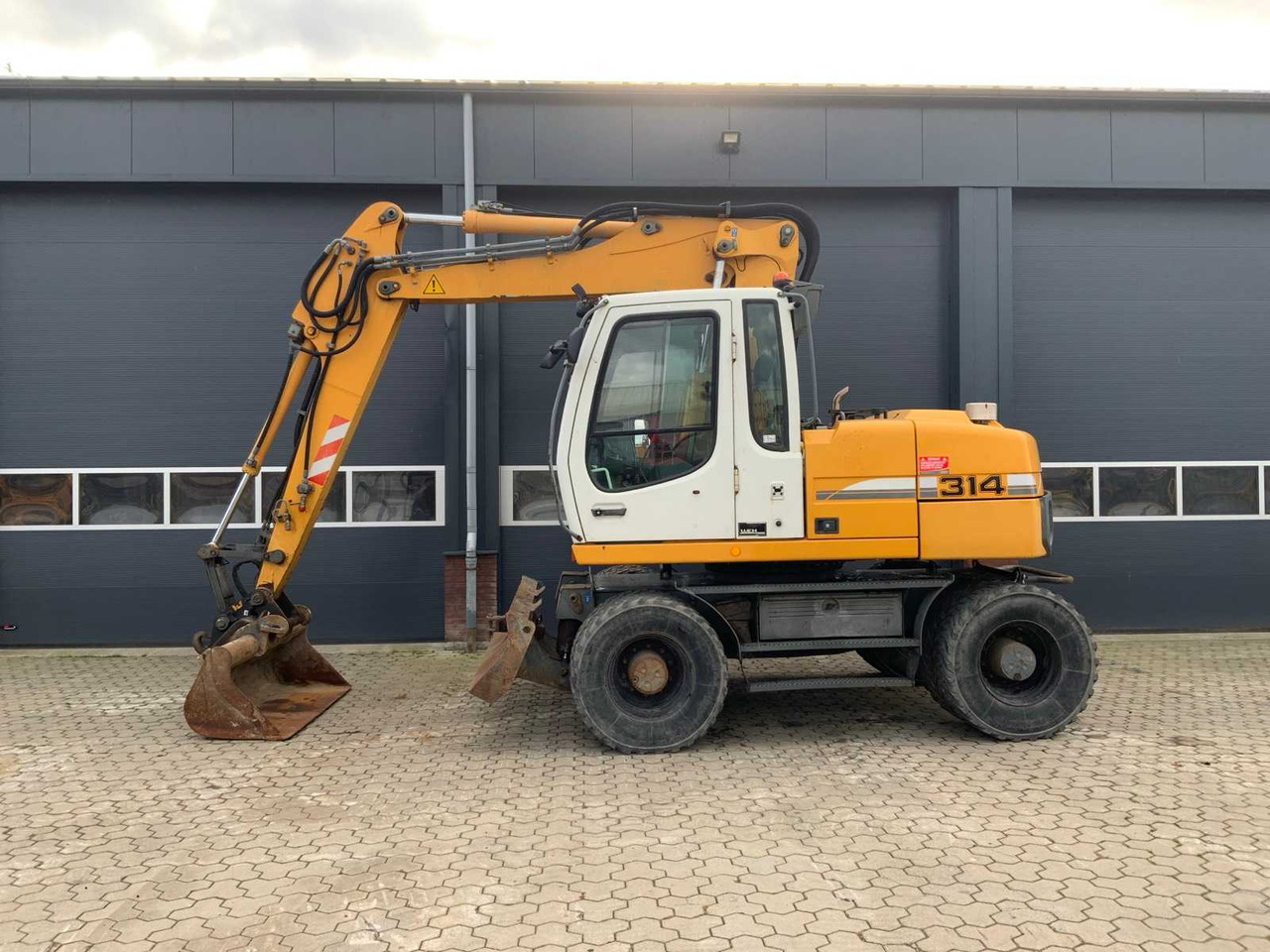 Liebherr A314 Litronic - Wheel excavator: picture 3 Liebherr A314 Litronic - Wheel excavator: picture 3