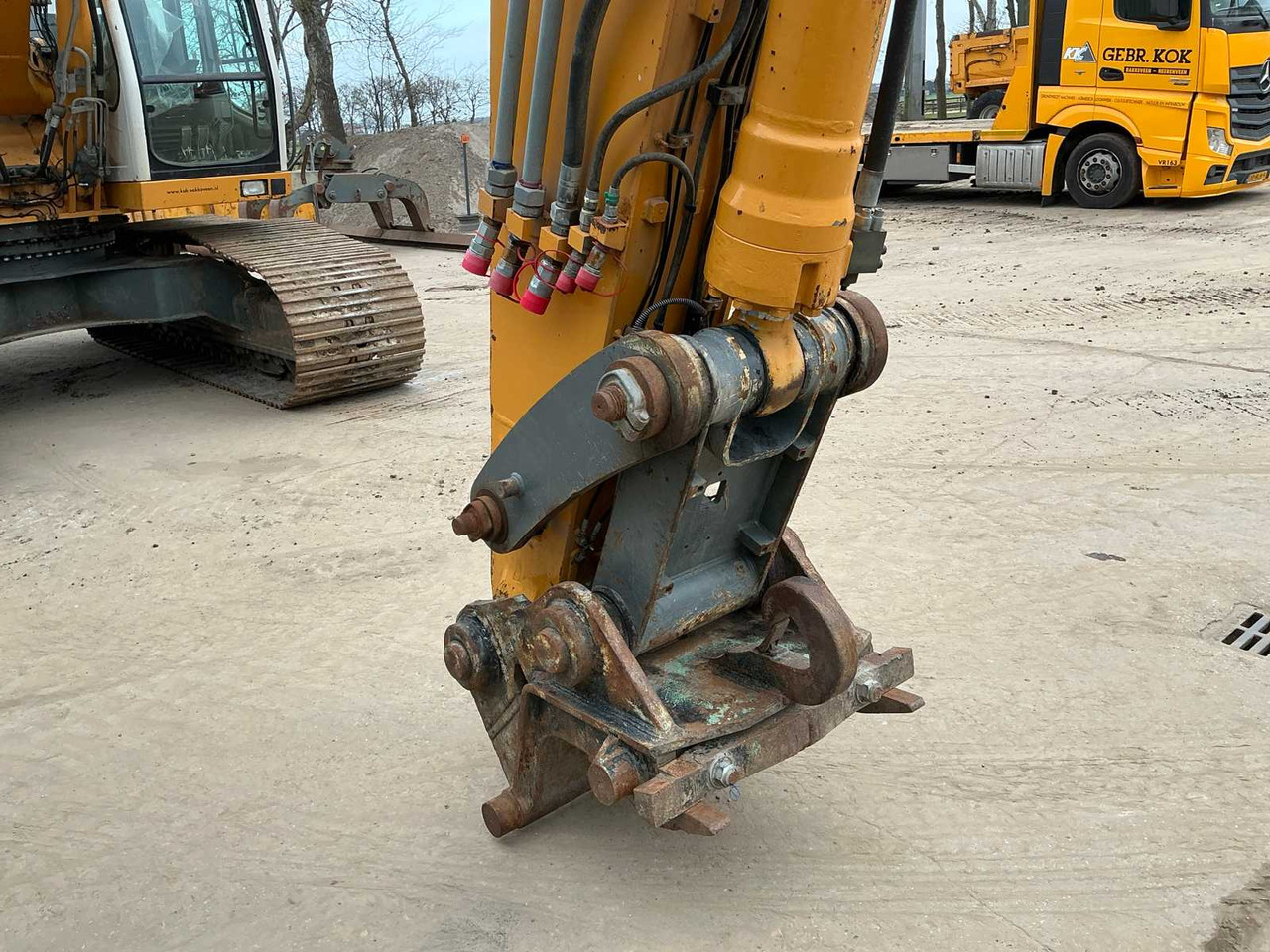 Crawler excavator Liebherr R944C HDS: picture 29
