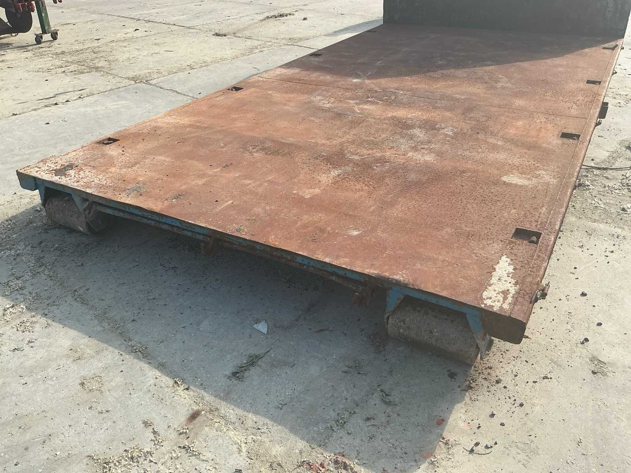 Loading platform 'hooklift' - Farm platform trailer: picture 3 Loading platform 'hooklift' - Farm platform trailer: picture 3