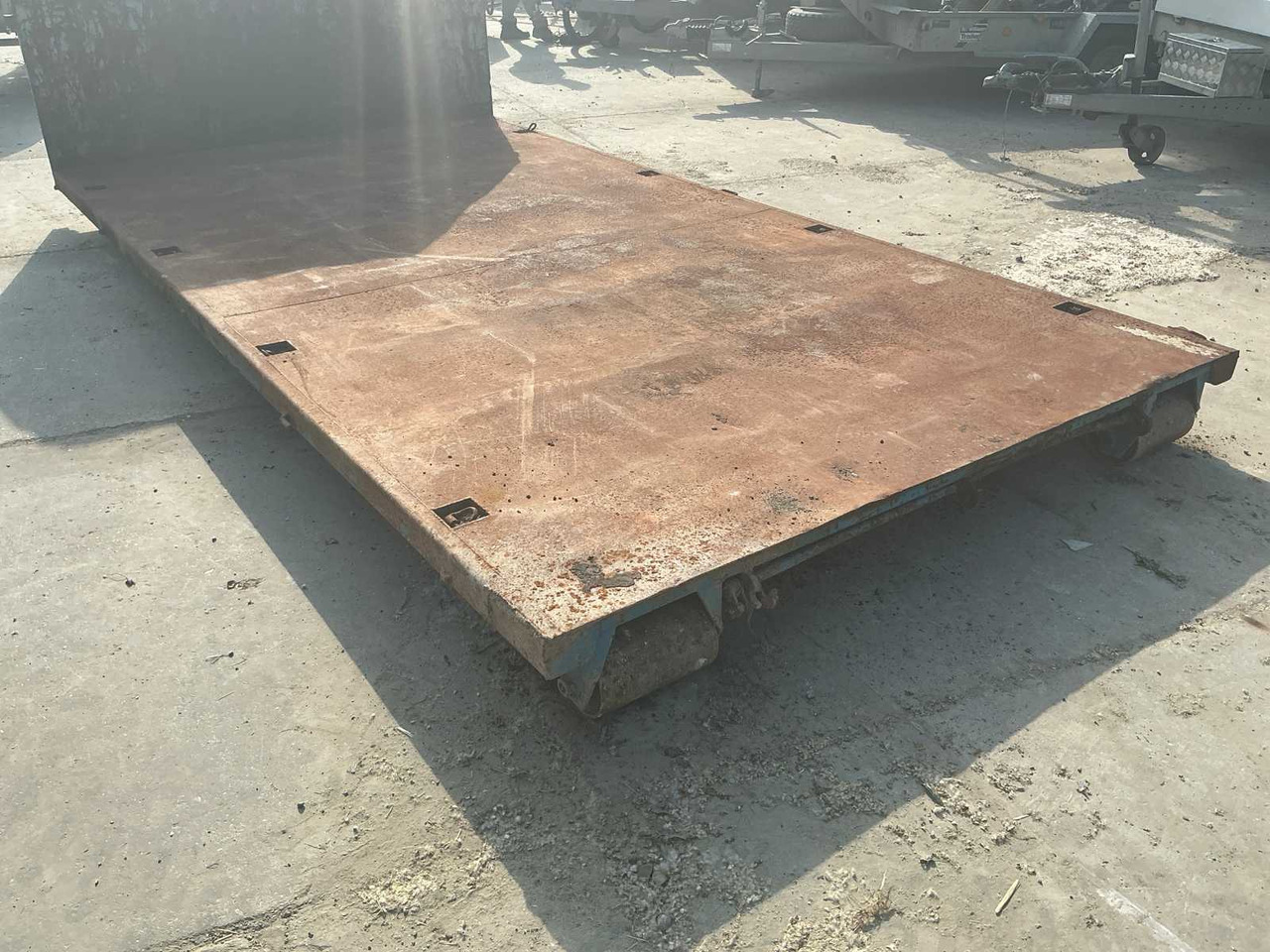 Loading platform 'hooklift' - Farm platform trailer: picture 4 Loading platform 'hooklift' - Farm platform trailer: picture 4