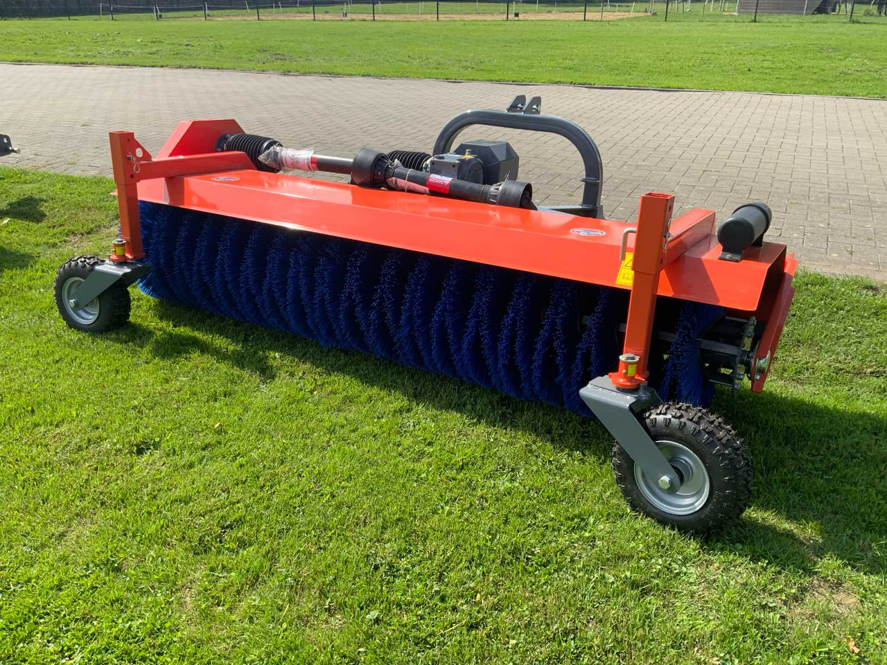 Loma Sweeper SWLT220 - Front loader for tractor: picture 1 Loma Sweeper SWLT220 - Front loader for tractor: picture 1