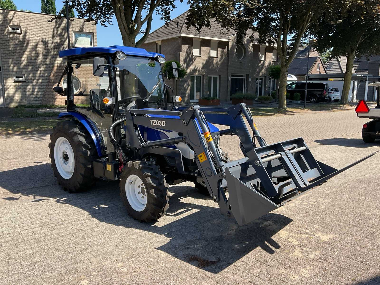 Lovol M404 - Compact tractor: picture 2 Lovol M404 - Compact tractor: picture 2