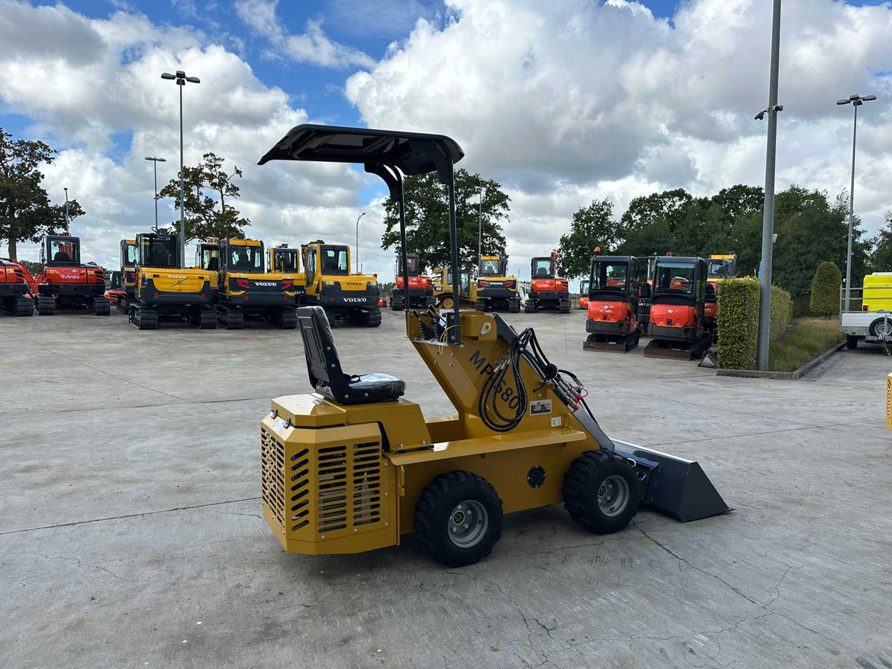 MACHPRO MP-S800 - Skid steer loader: picture 4 MACHPRO MP-S800 - Skid steer loader: picture 4