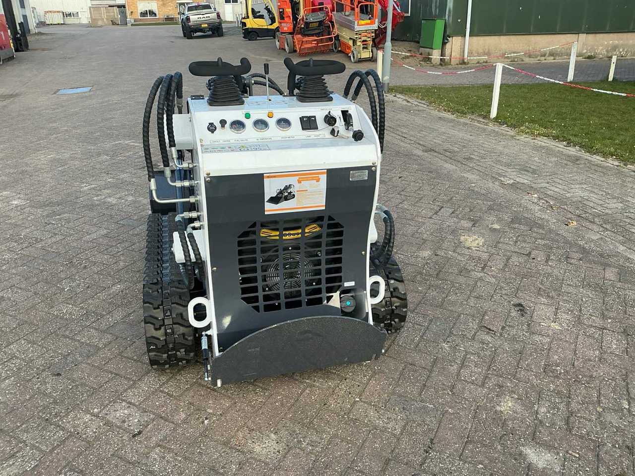 MEpower ME400 - Skid steer loader: picture 5 MEpower ME400 - Skid steer loader: picture 5