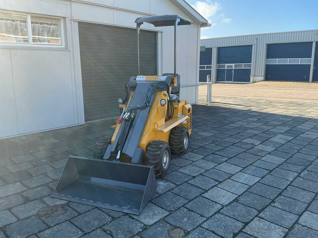 MMS MS80 - Skid steer loader: picture 2 MMS MS80 - Skid steer loader: picture 2