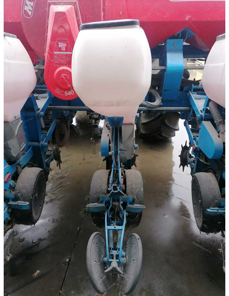 MONOSEM - Sowing equipment: picture 5 MONOSEM - Sowing equipment: picture 5