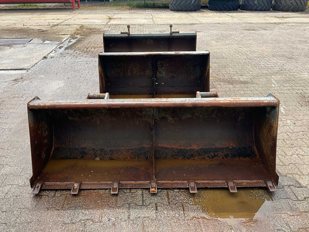 Mailleux - Front loader for tractor: picture 2 Mailleux - Front loader for tractor: picture 2