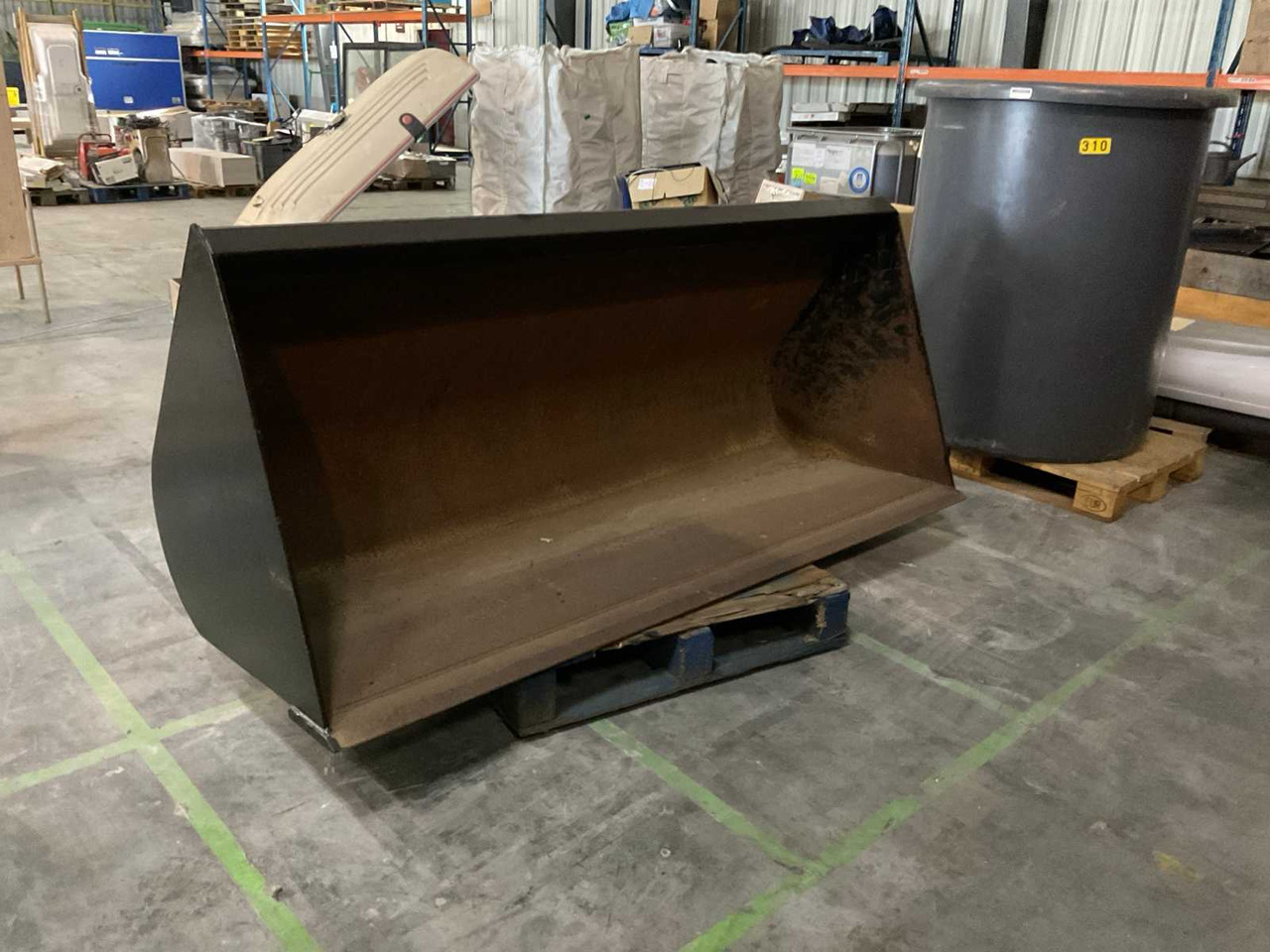 Manitoe - Excavator bucket: picture 2 Manitoe - Excavator bucket: picture 2