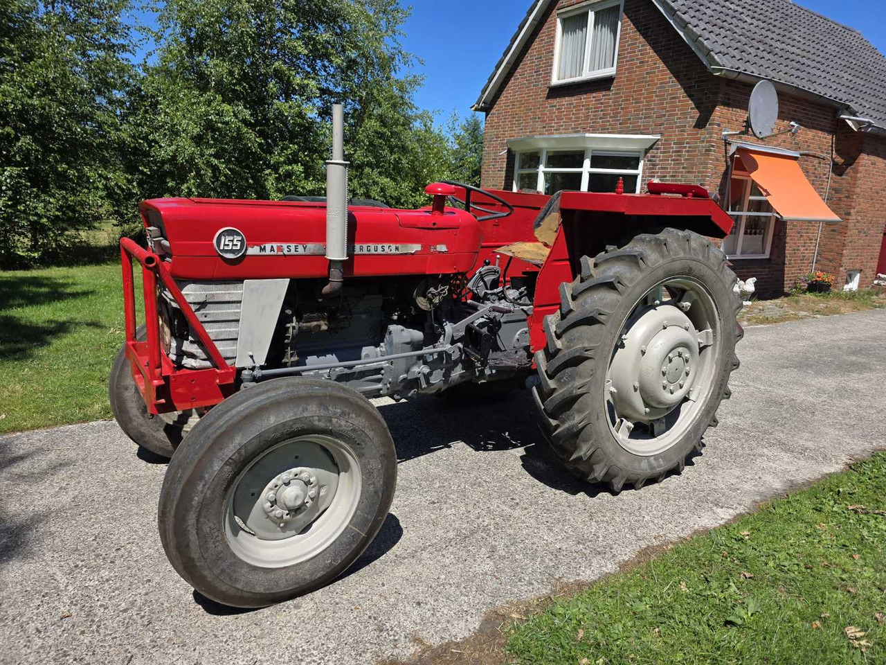 Massey Ferguson 155 - Farm tractor: picture 2 Massey Ferguson 155 - Farm tractor: picture 2