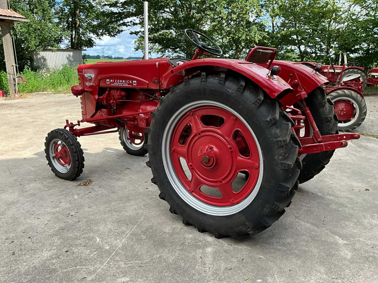 Mc cormick Farmall F-265 U - Farm tractor: picture 4 Mc cormick Farmall F-265 U - Farm tractor: picture 4