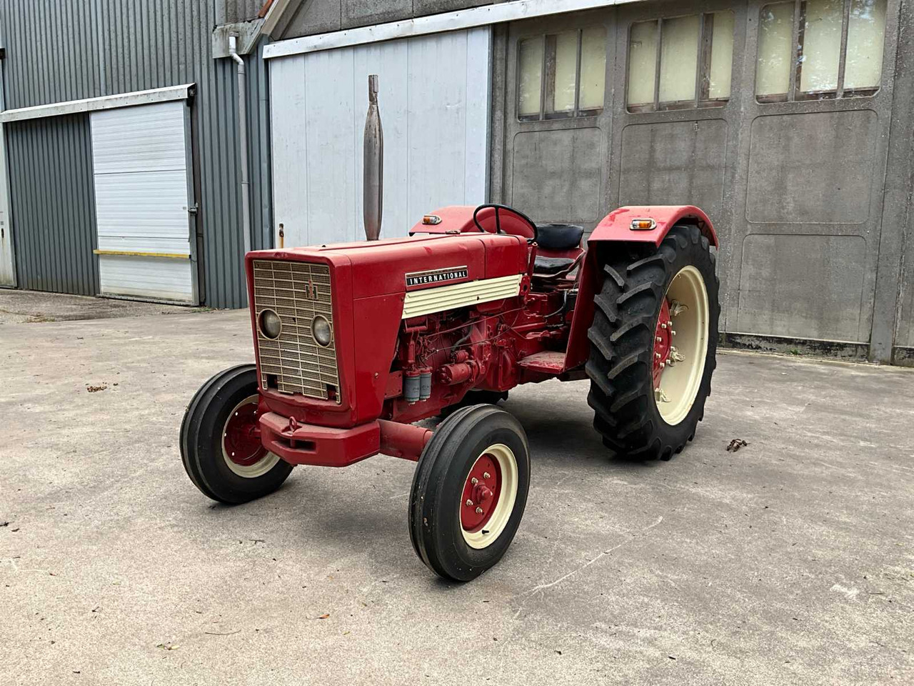 Mc cormick international 624 - Farm tractor: picture 1 Mc cormick international 624 - Farm tractor: picture 1