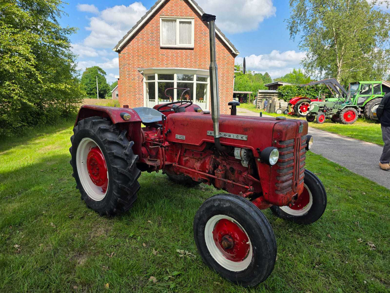McCormick D-432 - Farm tractor: picture 3 McCormick D-432 - Farm tractor: picture 3