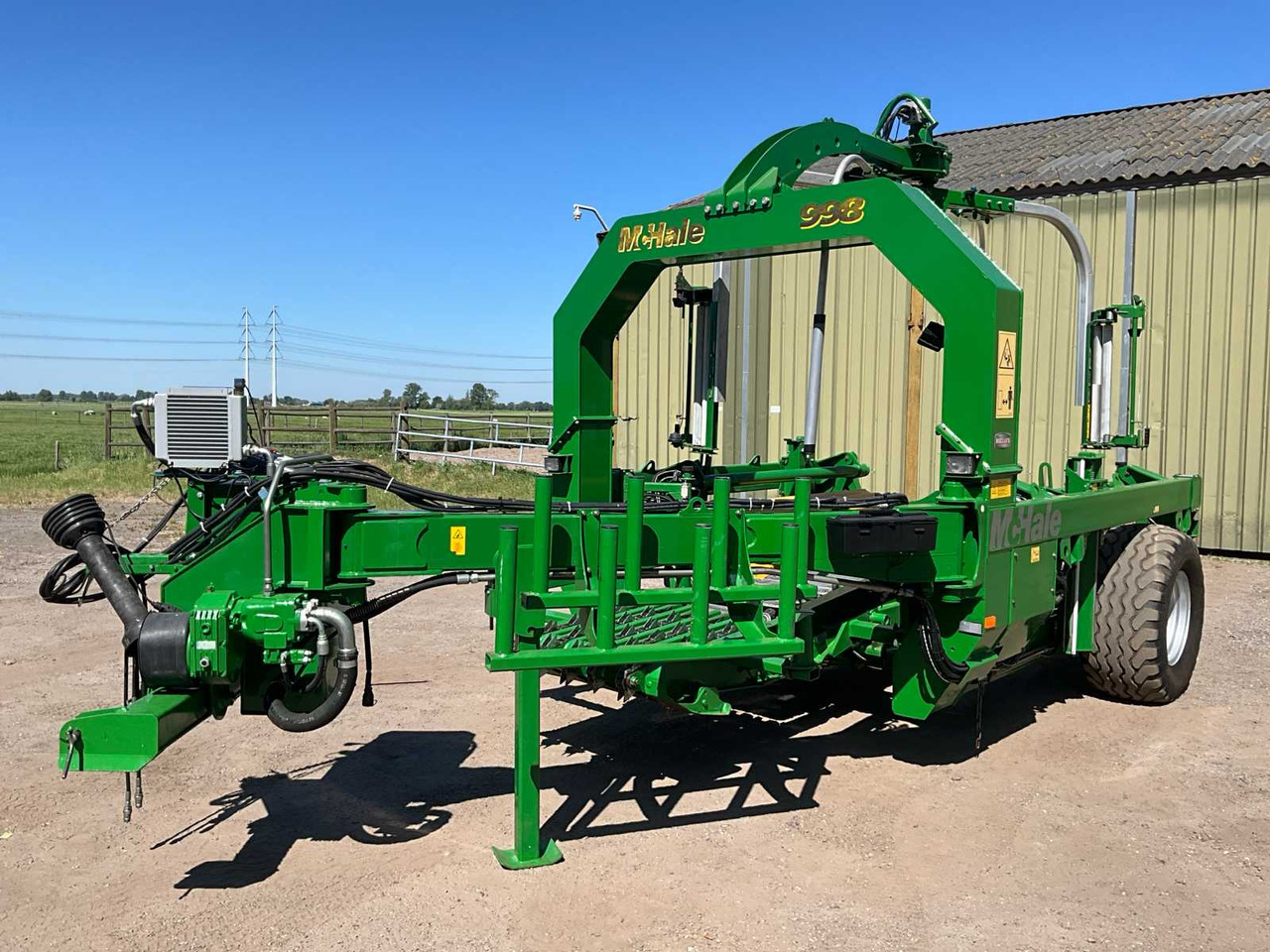 Mchale 998 - Bale wrapper: picture 1 Mchale 998 - Bale wrapper: picture 1