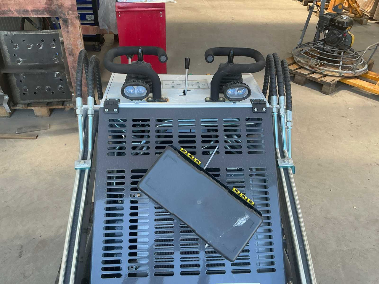 Me Power ME400 - Skid steer loader: picture 4 Me Power ME400 - Skid steer loader: picture 4