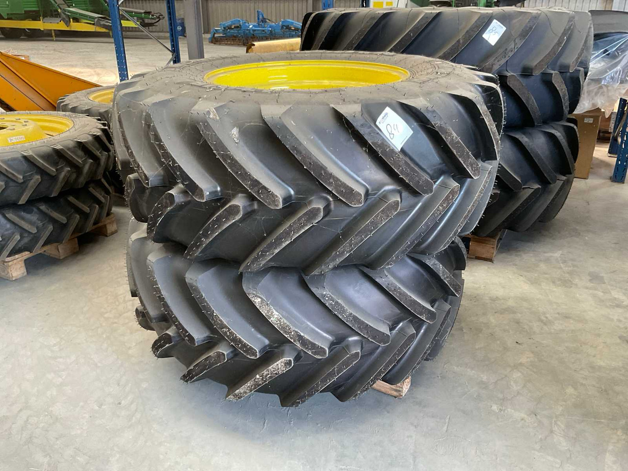 Michelin Multibib - Wheels and tires for Farm tractor: picture 1 Michelin Multibib - Wheels and tires for Farm tractor: picture 1