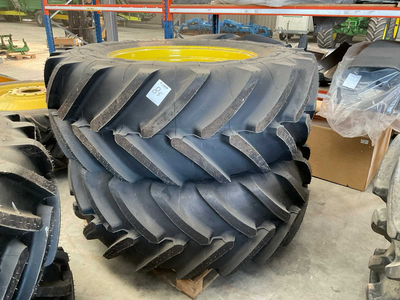 Michelin Multibib - Wheels and tires for Farm tractor: picture 1 Michelin Multibib - Wheels and tires for Farm tractor: picture 1