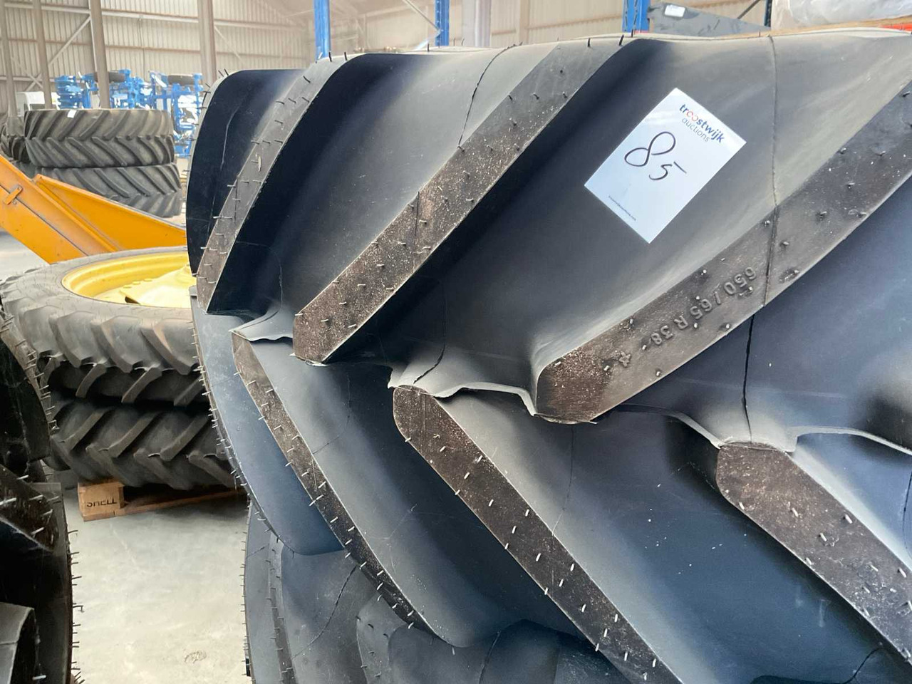 Michelin Multibib - Wheels and tires for Farm tractor: picture 2 Michelin Multibib - Wheels and tires for Farm tractor: picture 2