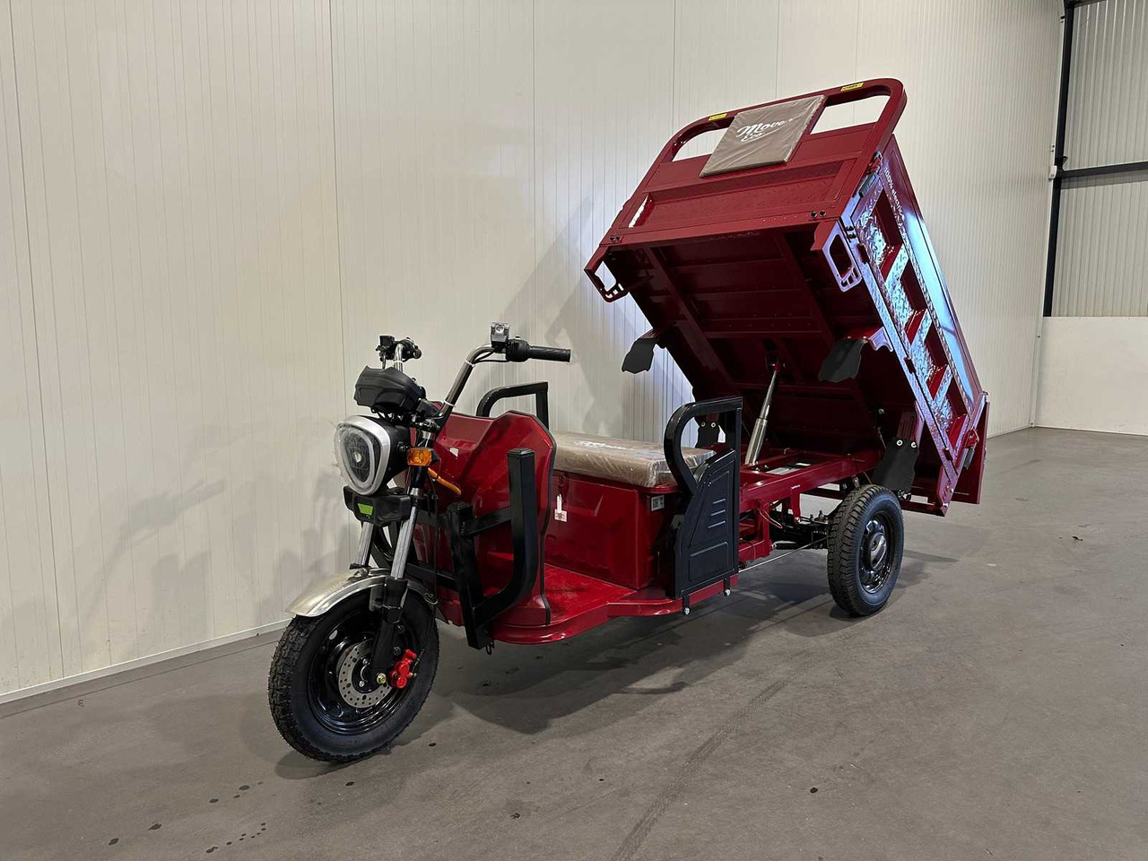 Move Eco Cargo 700 - Farm tractor: picture 1 Move Eco Cargo 700 - Farm tractor: picture 1