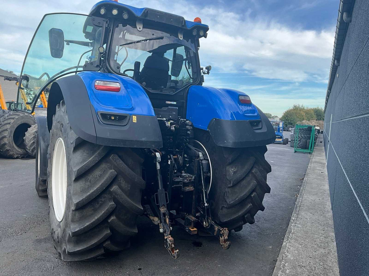 New Holland T7.315 - Farm tractor: picture 5 New Holland T7.315 - Farm tractor: picture 5