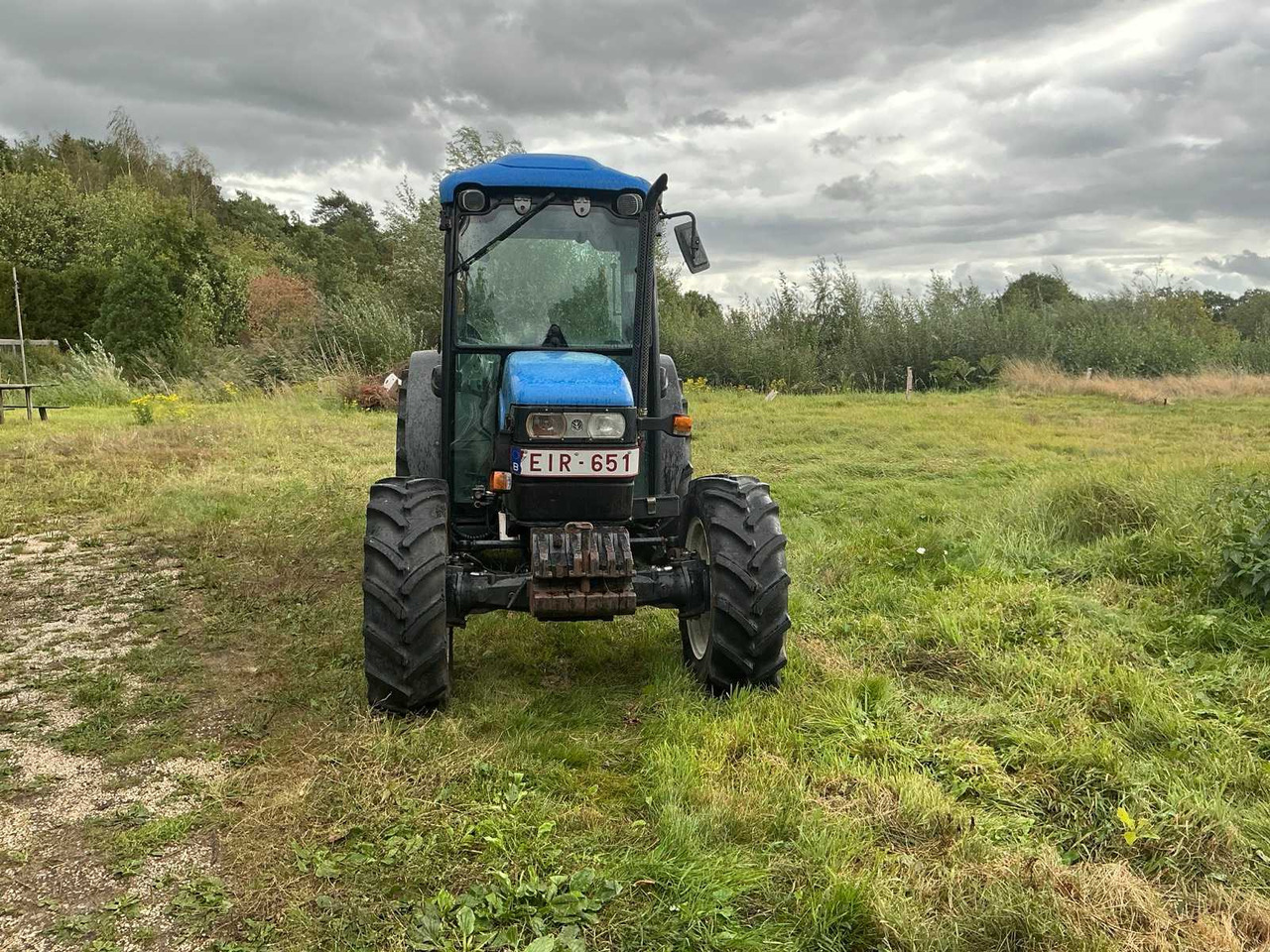 New Holland TN70F - Compact tractor: picture 2 New Holland TN70F - Compact tractor: picture 2
