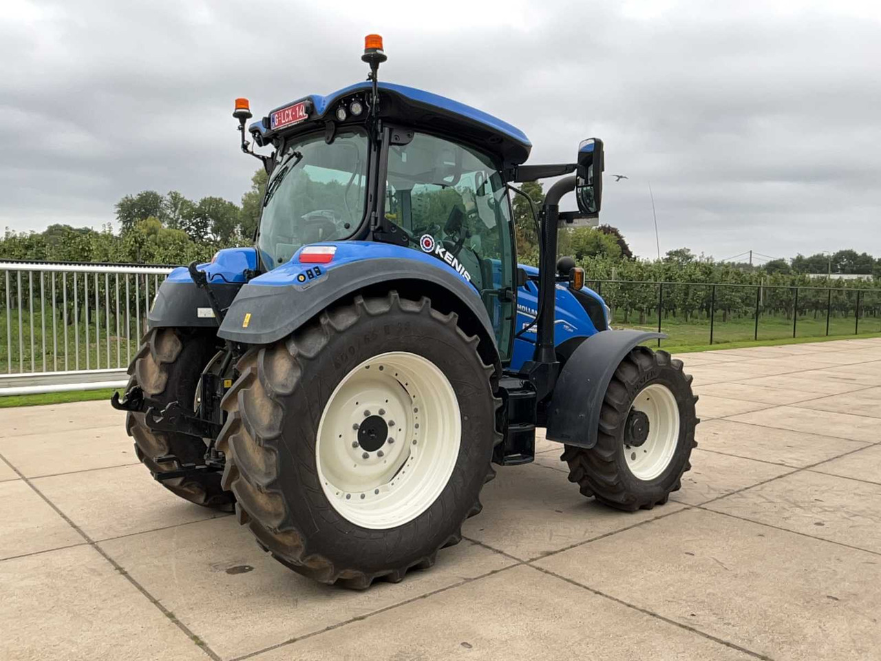 New Holland TS 5.120 - Farm tractor: picture 5 New Holland TS 5.120 - Farm tractor: picture 5