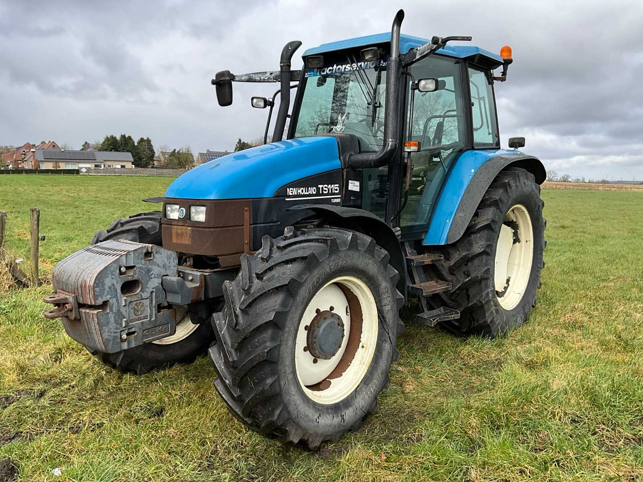 New Holland TS115 - Farm tractor: picture 1 New Holland TS115 - Farm tractor: picture 1