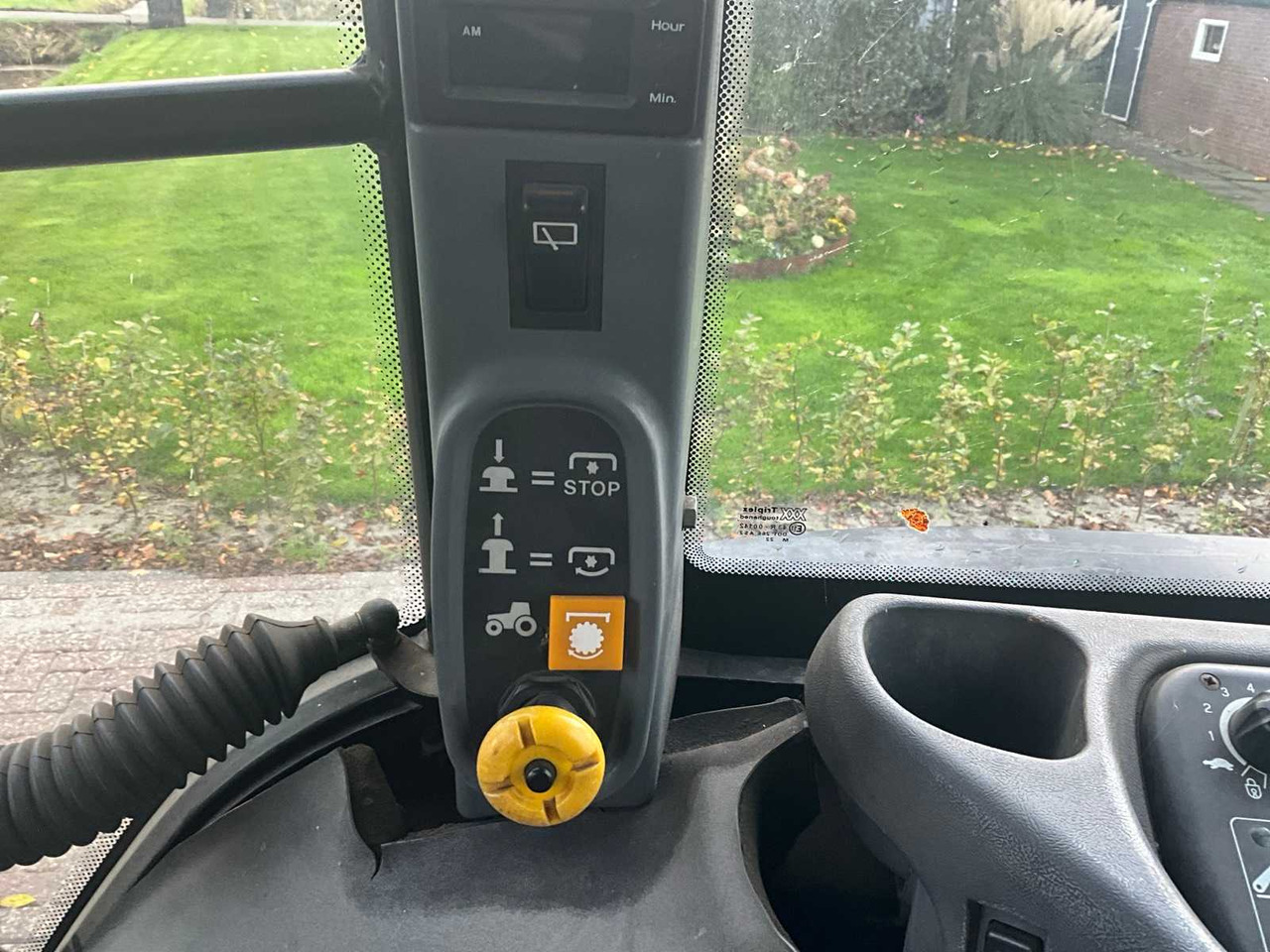 Farm tractor New holland TS90: picture 37 Farm tractor New holland TS90: picture 37