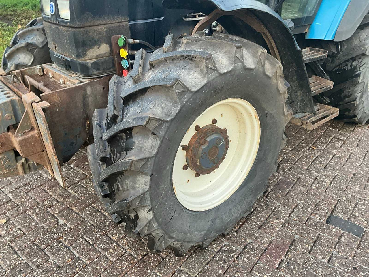 Farm tractor New holland TS90: picture 20 Farm tractor New holland TS90: picture 20