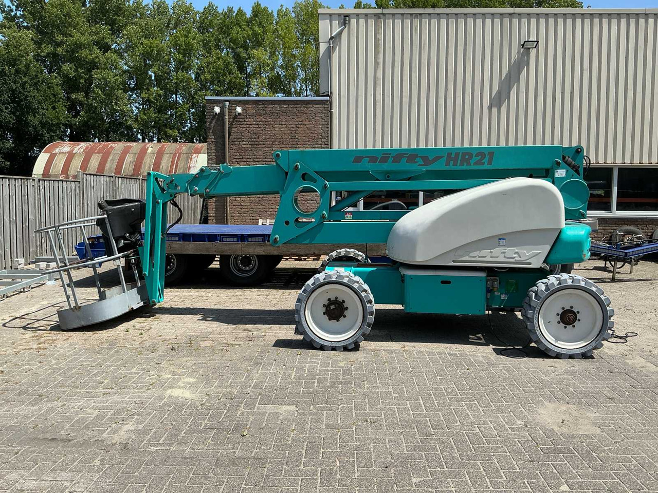 Nifty HR 21 DE 2WD - Aerial platform: picture 2 Nifty HR 21 DE 2WD - Aerial platform: picture 2