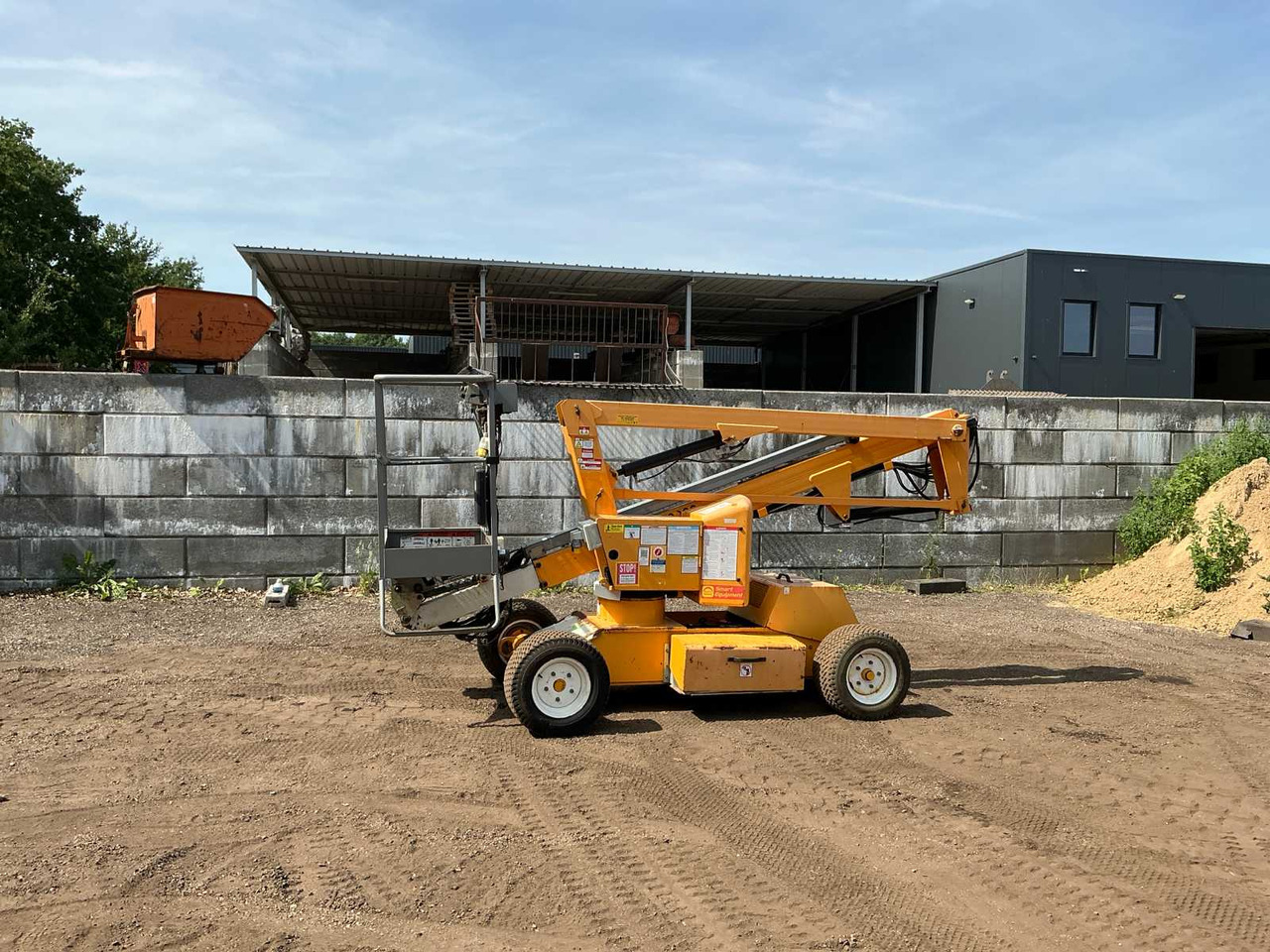 Nifty HR12NDE - Aerial platform: picture 1 Nifty HR12NDE - Aerial platform: picture 1