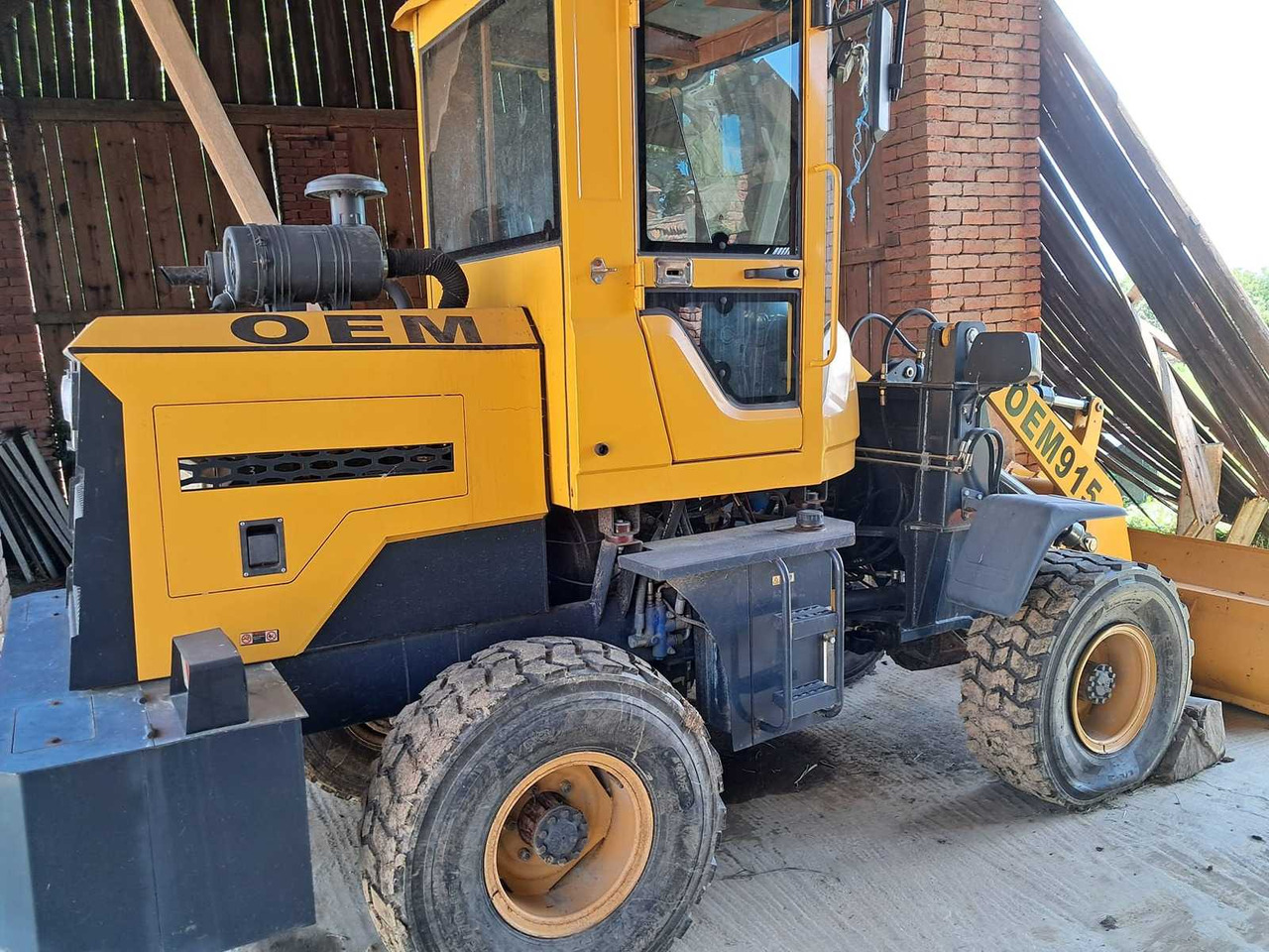 OEM - Wheel loader: picture 2 OEM - Wheel loader: picture 2