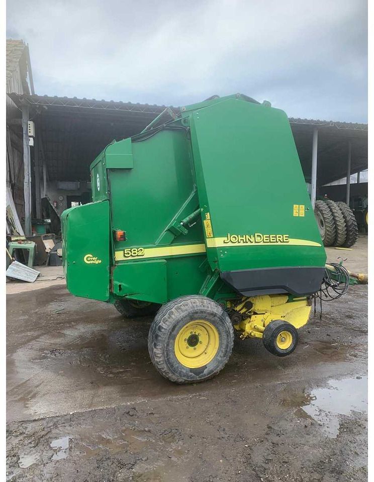 John Deere 582 - Other machinery: picture 2 John Deere 582 - Other machinery: picture 2