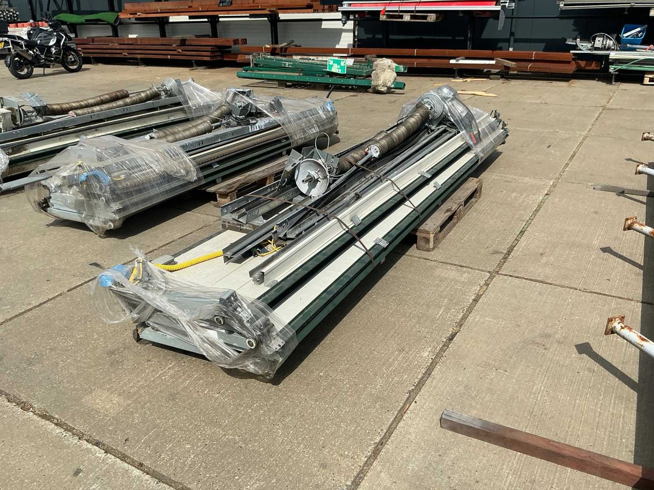 Overhead door - Construction equipment: picture 4 Overhead door - Construction equipment: picture 4