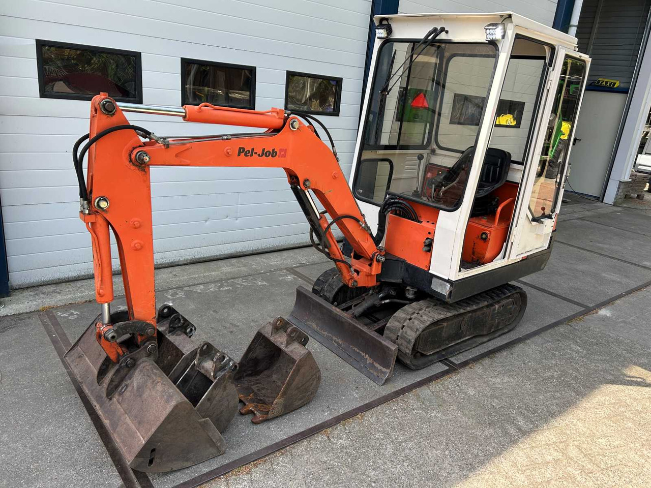 PelJob EB12 - Mini excavator: picture 5 PelJob EB12 - Mini excavator: picture 5