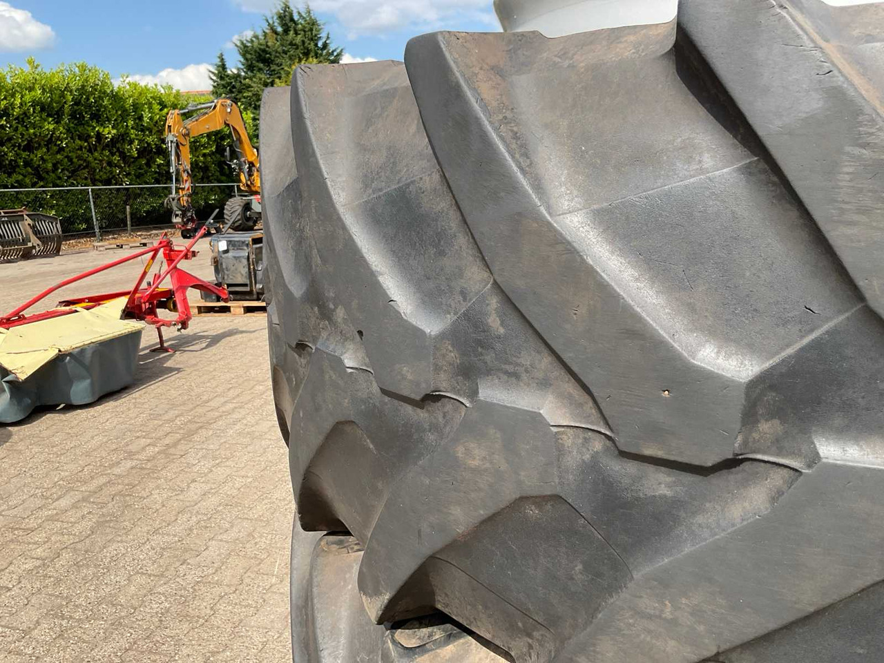 Pirelli TM800 - Wheels and tires for Farm tractor: picture 2 Pirelli TM800 - Wheels and tires for Farm tractor: picture 2