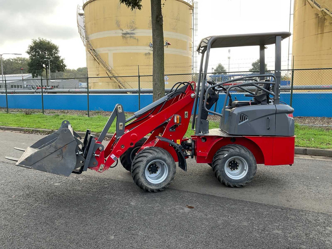 Qinghou Yingnuo 606 - Wheel loader: picture 2 Qinghou Yingnuo 606 - Wheel loader: picture 2