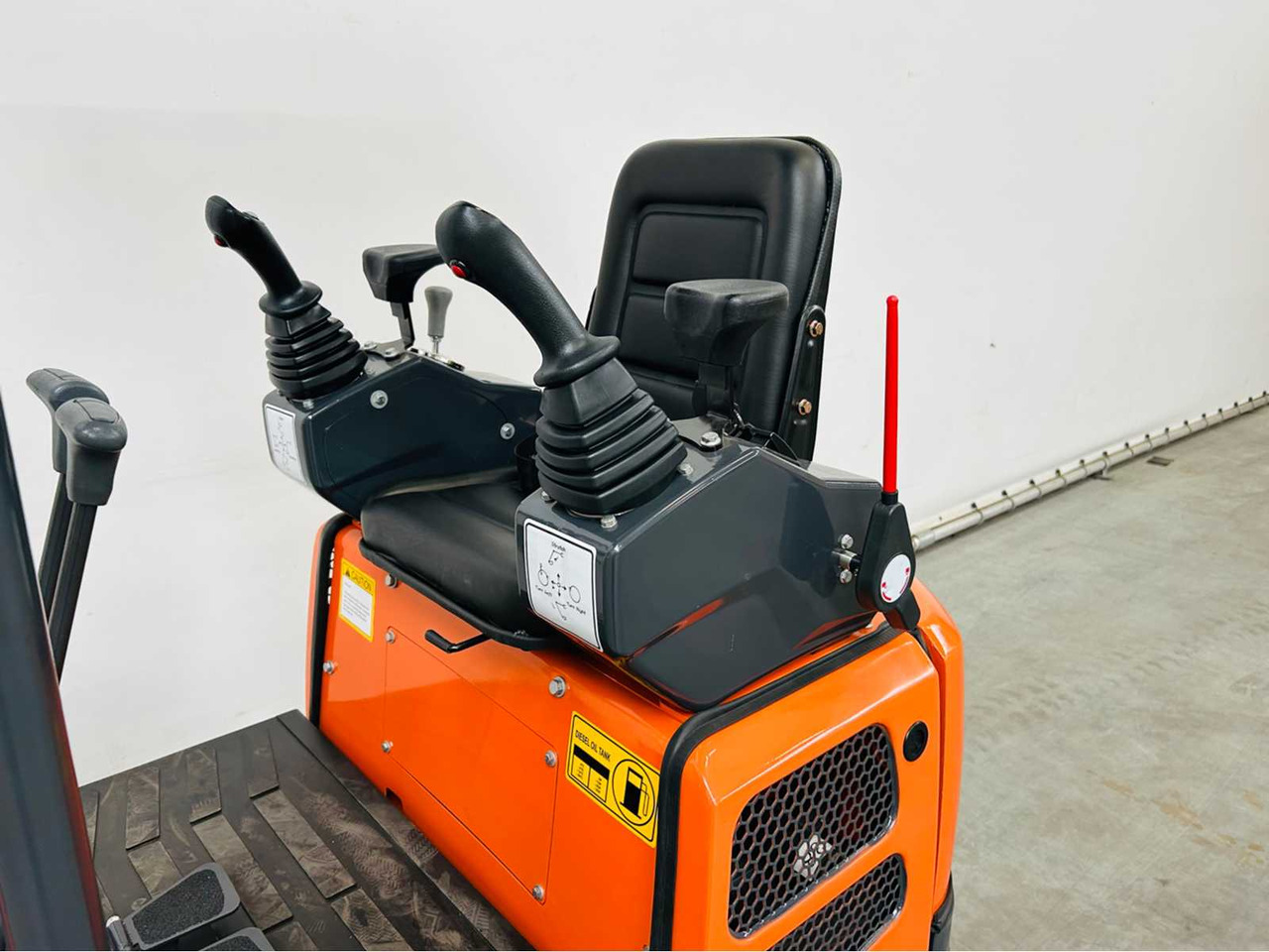 RTE CRE112 - Mini excavator: picture 4 RTE CRE112 - Mini excavator: picture 4