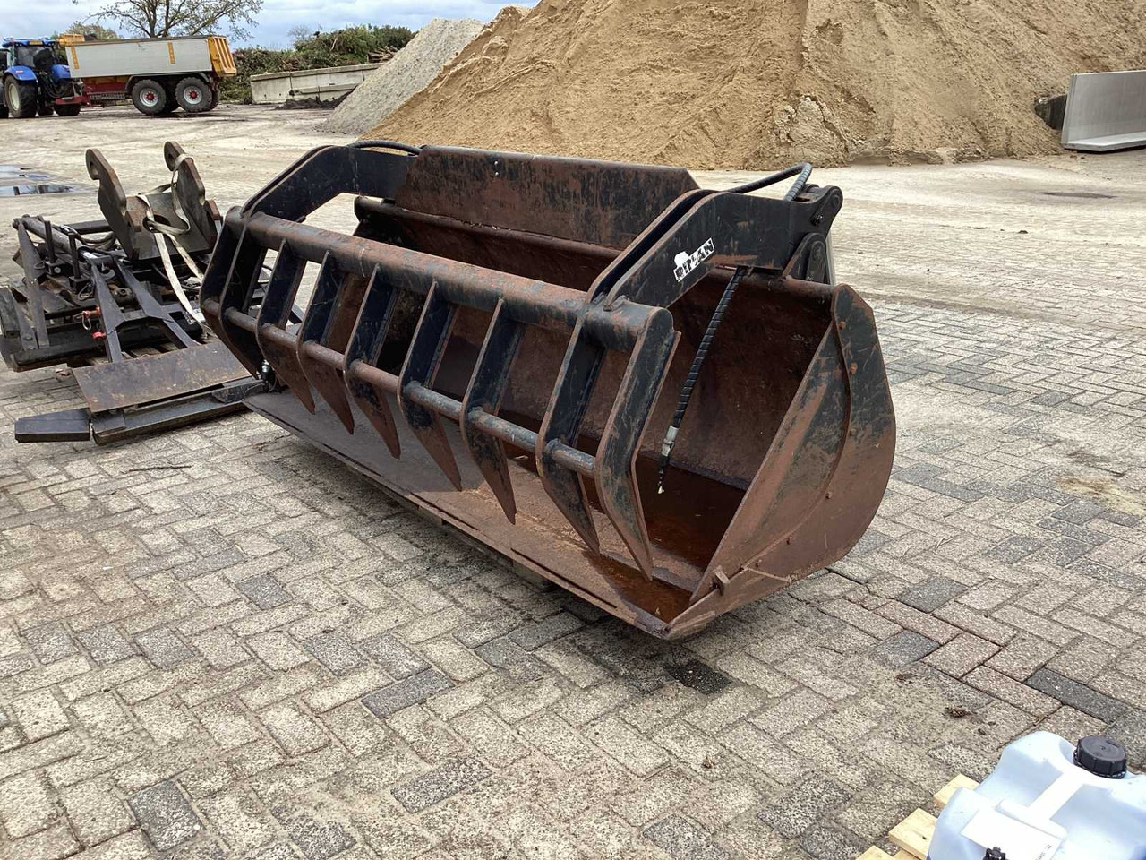 Riman - Excavator bucket: picture 1 Riman - Excavator bucket: picture 1