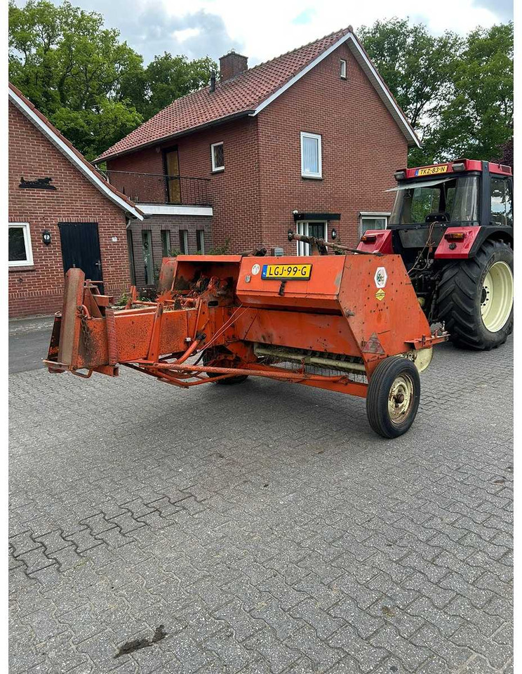 Rivierre Casalis KR-45 - Square baler: picture 2 Rivierre Casalis KR-45 - Square baler: picture 2