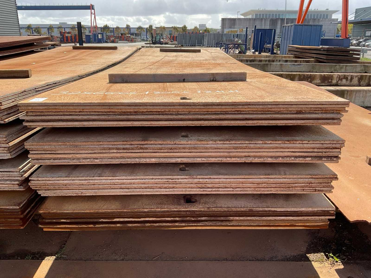 Road plate (32x) - Construction equipment: picture 2 Road plate (32x) - Construction equipment: picture 2