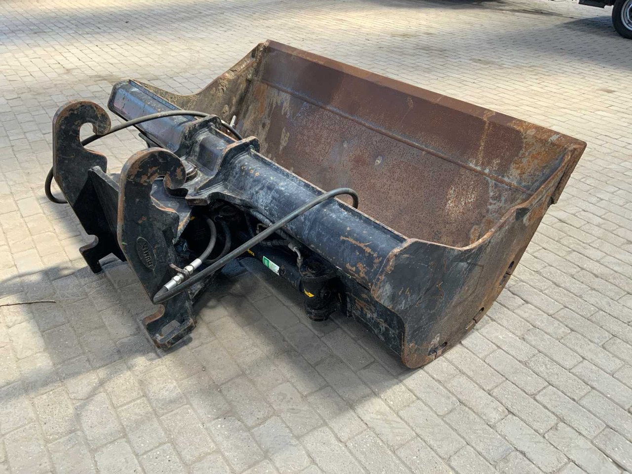 Romex - Excavator bucket: picture 4 Romex - Excavator bucket: picture 4