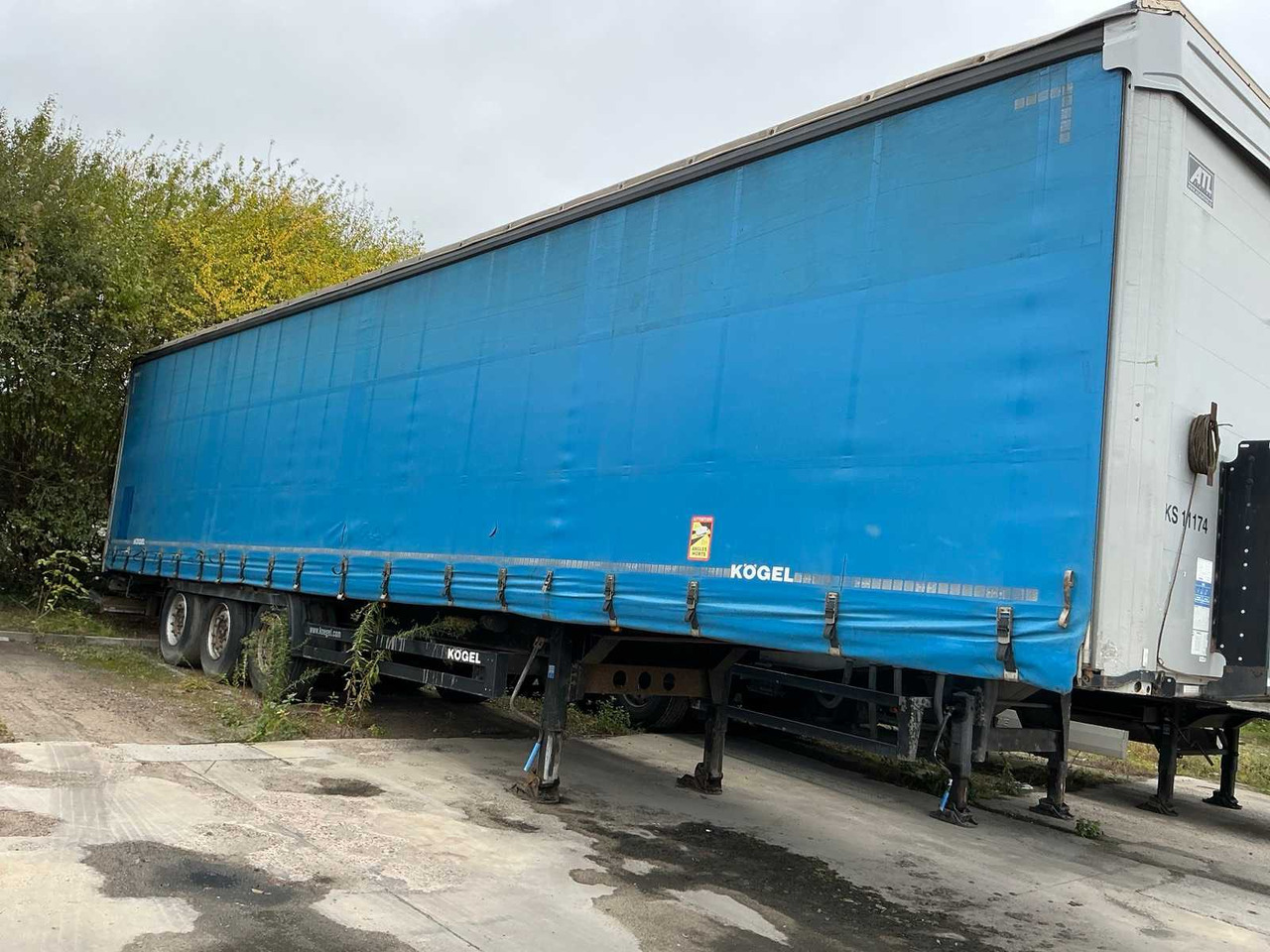 KÖGEL S24-1 CURTAINSIDER TRAILER - Semi-trailer: picture 2 KÖGEL S24-1 CURTAINSIDER TRAILER - Semi-trailer: picture 2
