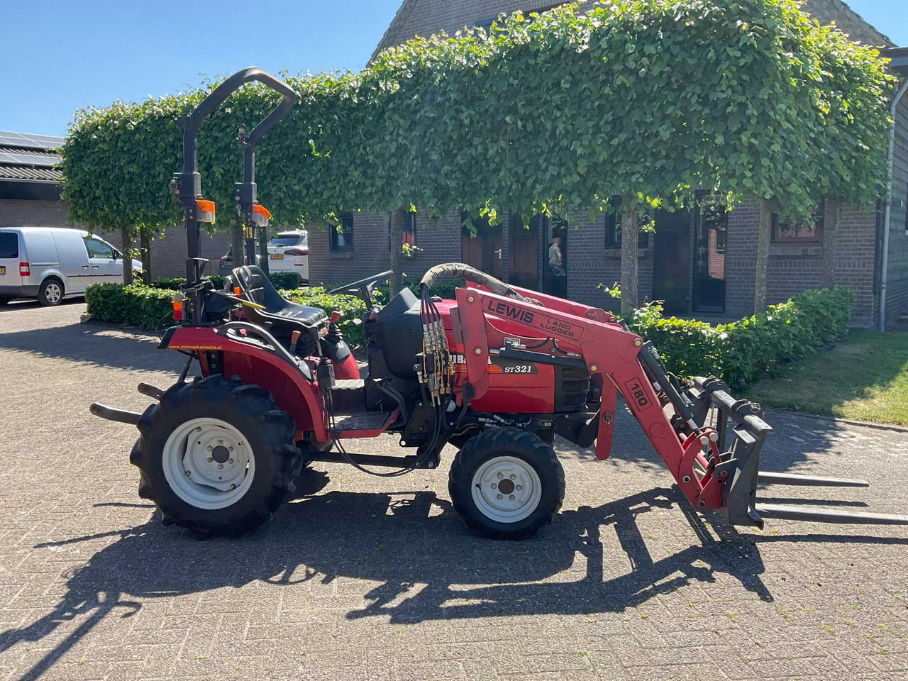 Shibaura ST321 - Compact tractor: picture 3 Shibaura ST321 - Compact tractor: picture 3