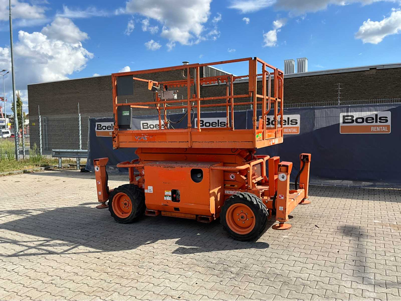 SkyJack SJ 6832 RT - Aerial platform: picture 1 SkyJack SJ 6832 RT - Aerial platform: picture 1