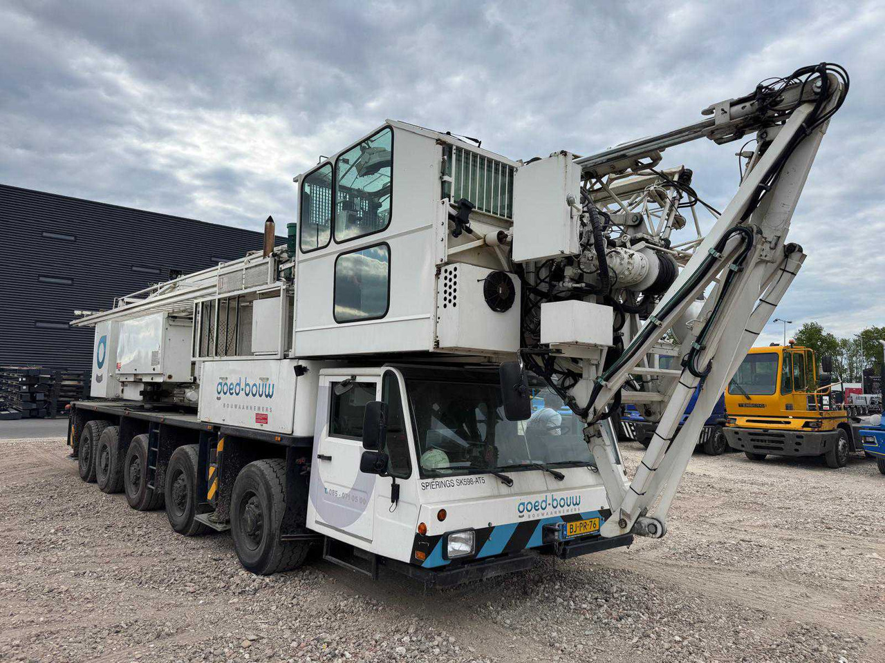 Spierings SK598-AT5 - Self-erecting tower crane: picture 3 Spierings SK598-AT5 - Self-erecting tower crane: picture 3